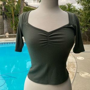 Green quarter sleeve shirt